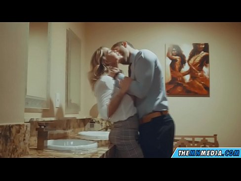 ❤️ Бүкіл аққұба сізді қоғамдық дәретханада азғырғанда ❤ Сандық видео kk.safehaus.top ❌️❤